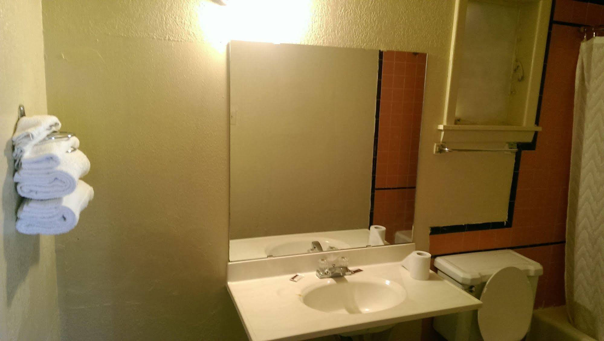 Deluxe Inn Амарилло Экстерьер фото